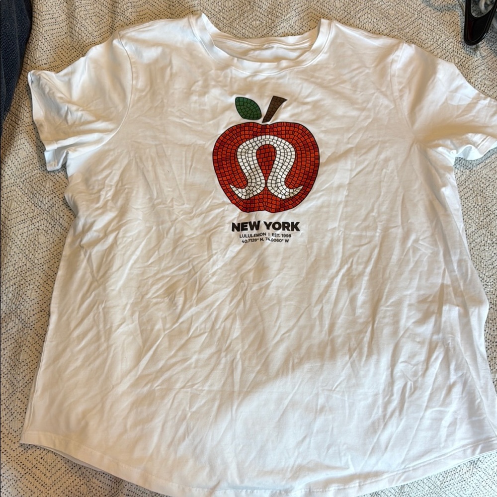lululemon athletica love tee with NYC Red Apple Graphic